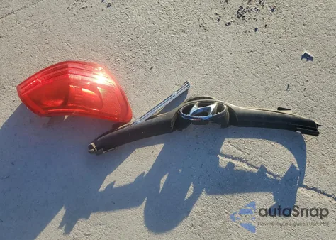 2015 Nissan Rogue Select S z USA, uszkodzony, nr VIN JN8AS5MT0FW668231